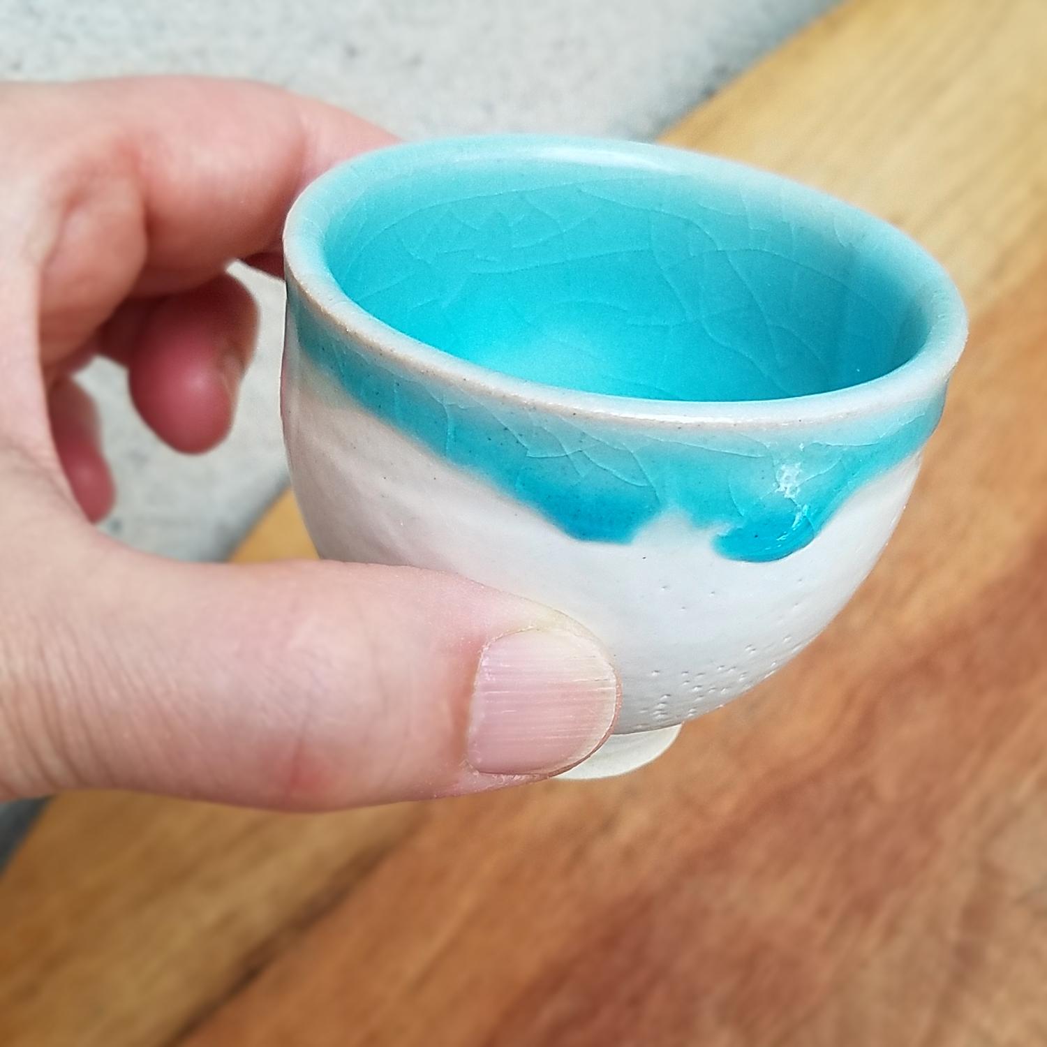 笠間白信楽猪口（丸ワングリ）1枚目の画像